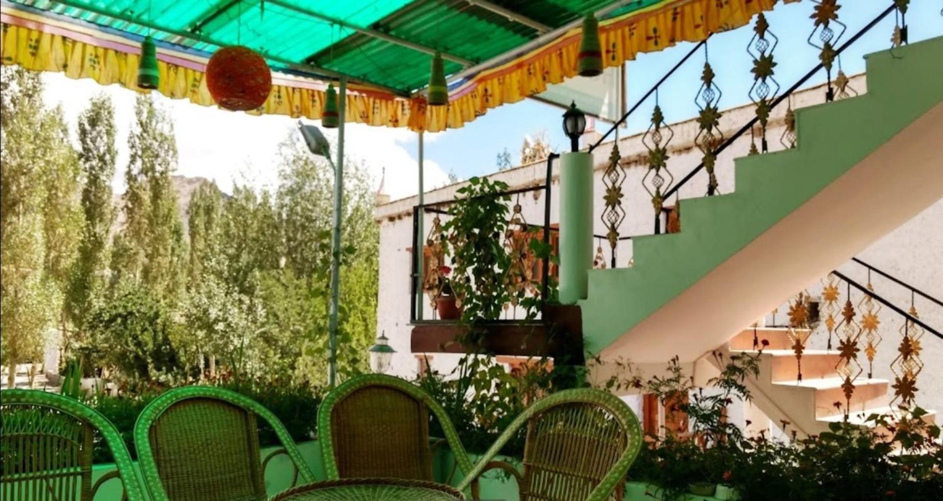 Tih Hotel Jorchung 레 외부 사진