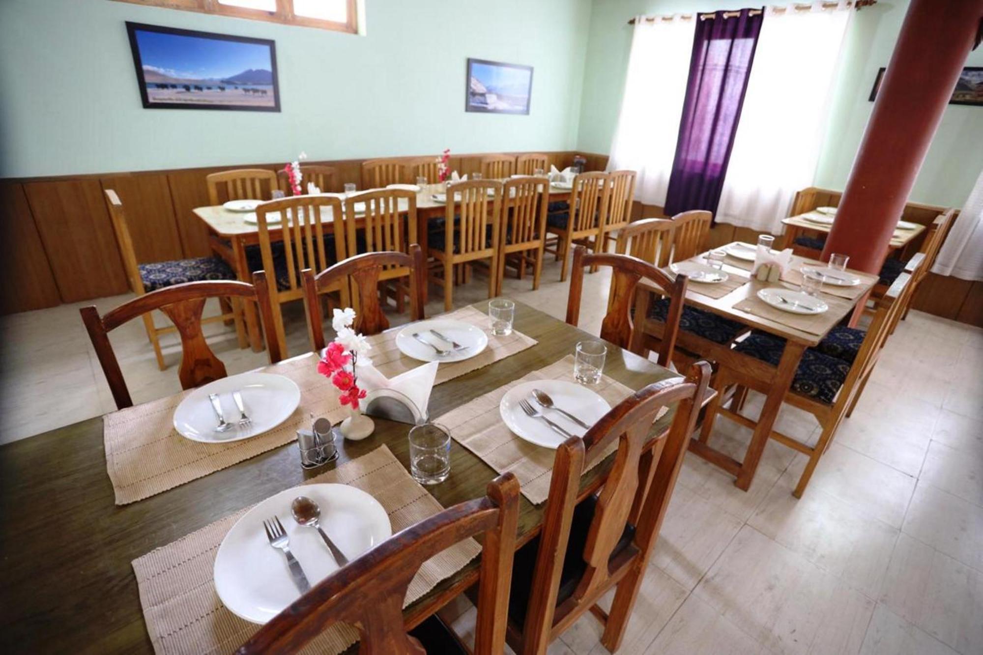 Tih Hotel Jorchung 레 외부 사진